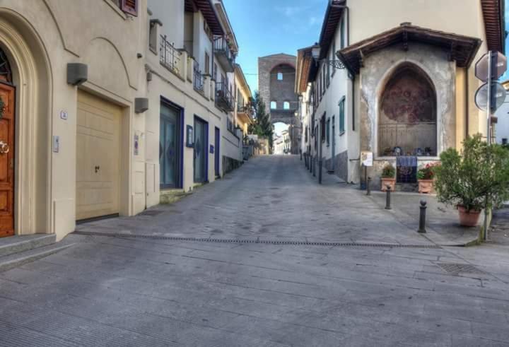 مبيت وإفطار Alla Porta Di Baccio