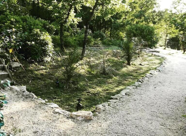 住宿加早餐  La Source