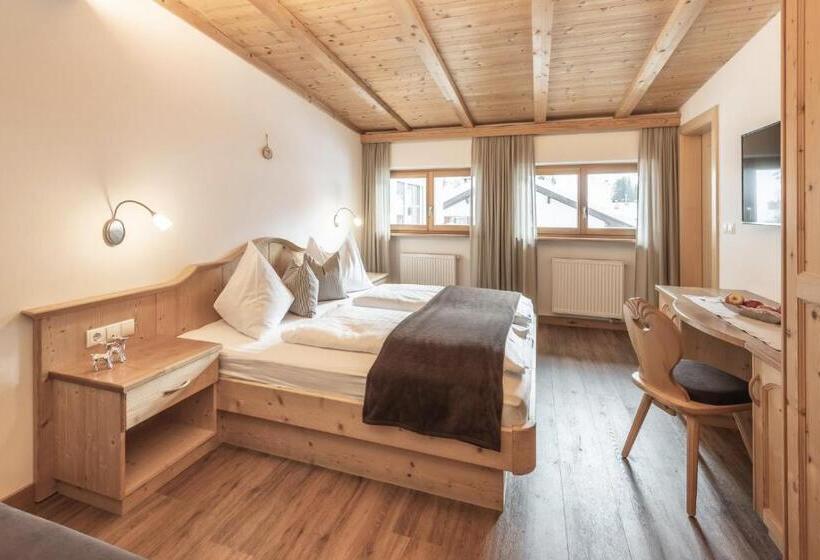 هتل Villa David Dolomites