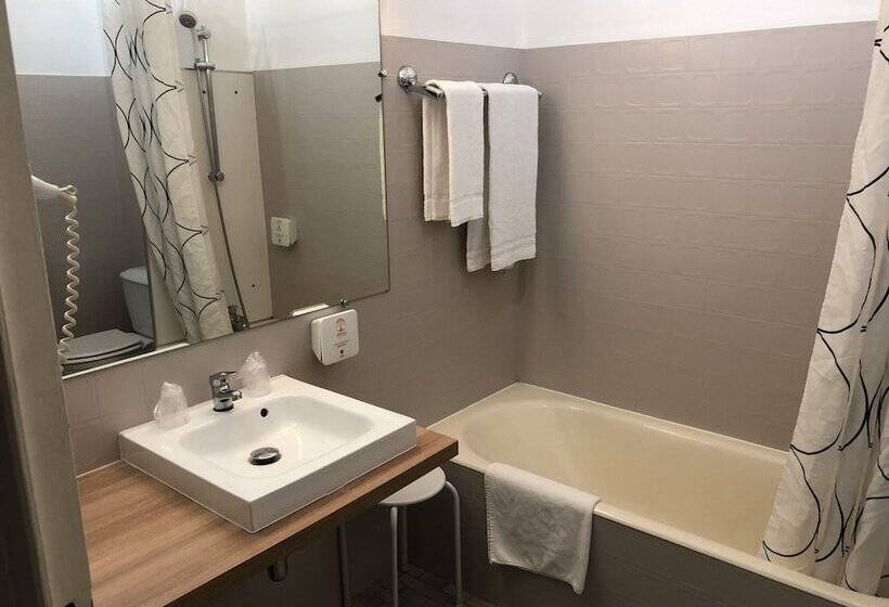 هتل Adonis Lyon Est Hôtel Artys