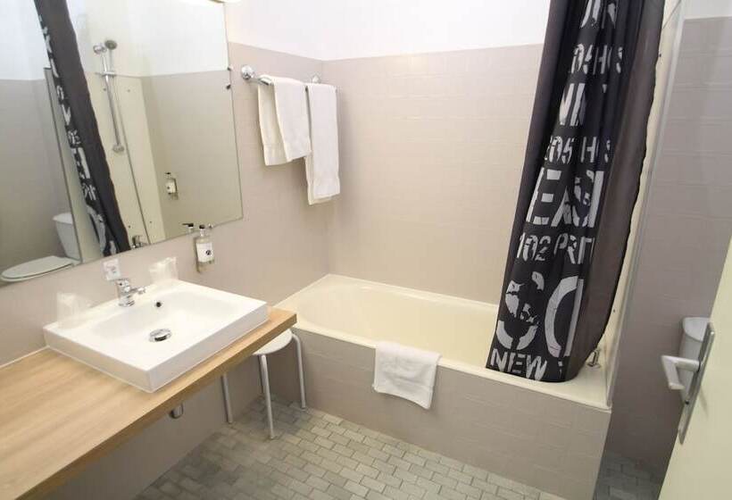 هتل Adonis Lyon Est Hôtel Artys