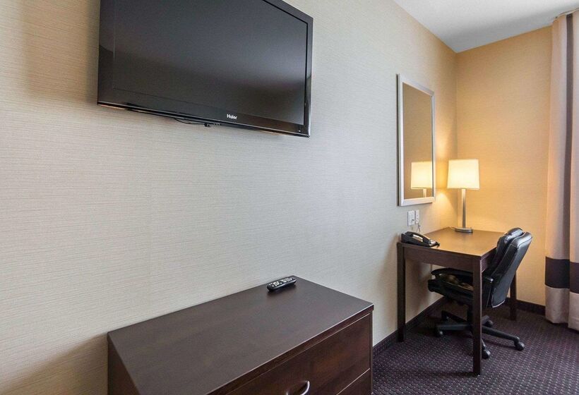 בית מלון כפרי Comfort Inn & Suites