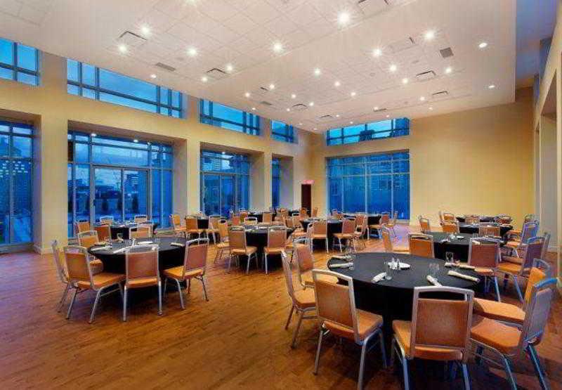 هتل Courtyard By Marriott Montreal Downtown
