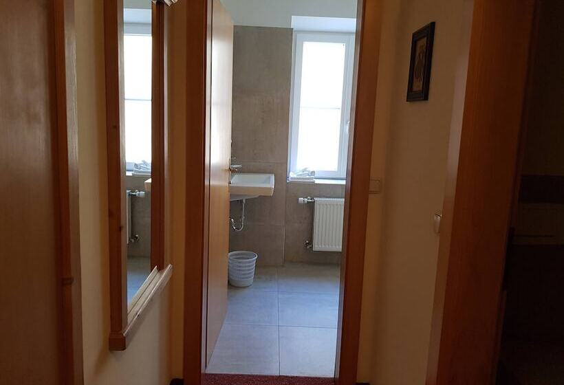 Отель Familiengasthof Maier