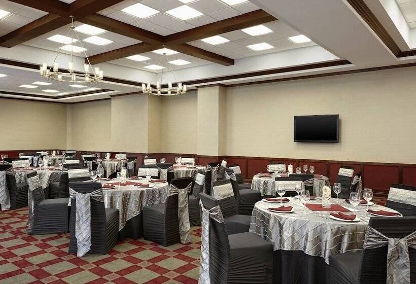 בית מלון כפרי Four Points By Sheraton Calgary Airport