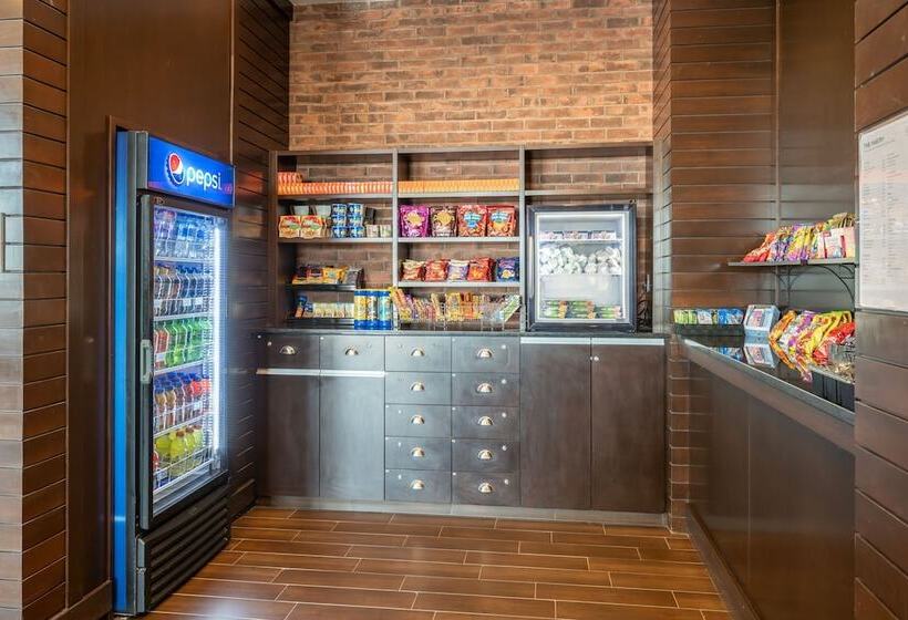 هتل Four Points By Sheraton Edmonton International Airport