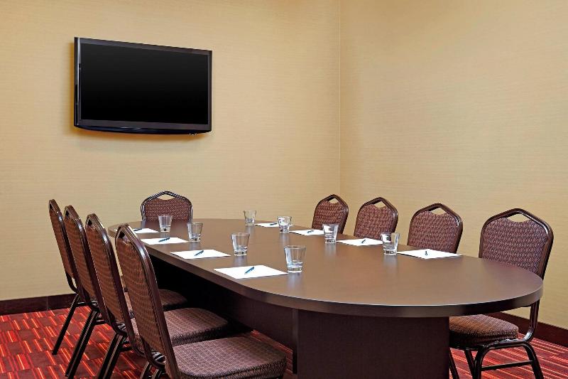 هتل Four Points By Sheraton Edmonton International Airport