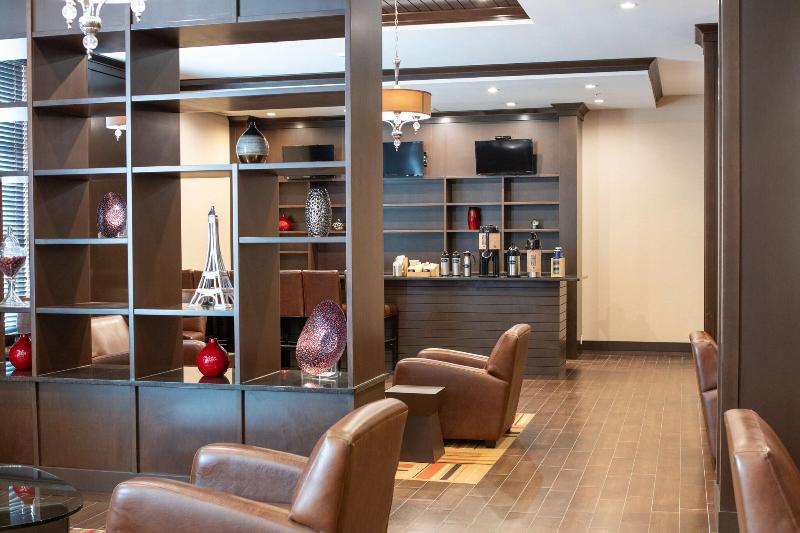 هتل Four Points By Sheraton Edmonton International Airport