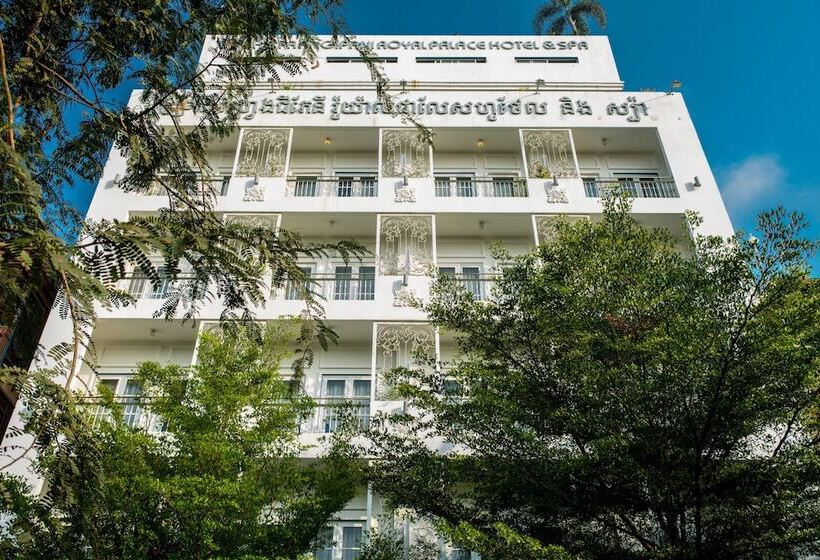 Отель The Frangipani Royal Palace