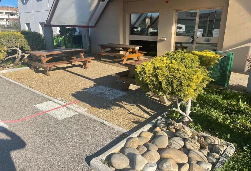 ホテル Kyriad Direct Brignoles   Provence Verte