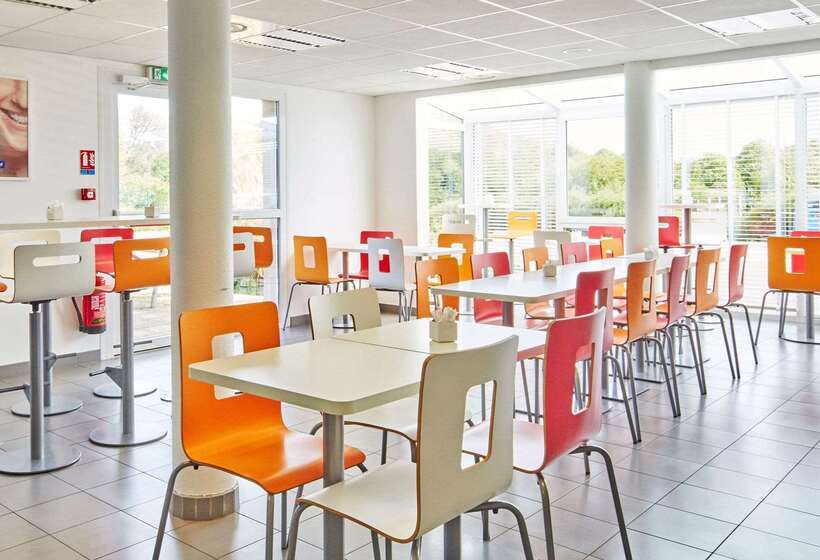 בית מלון כפרי Kyriad Rouen Sud  Val De Reuil