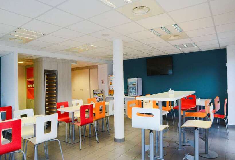 בית מלון כפרי Kyriad Rouen Sud  Val De Reuil