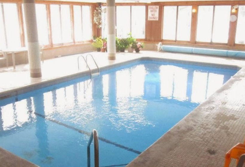 Мотель Travelodge Wasaga Beach