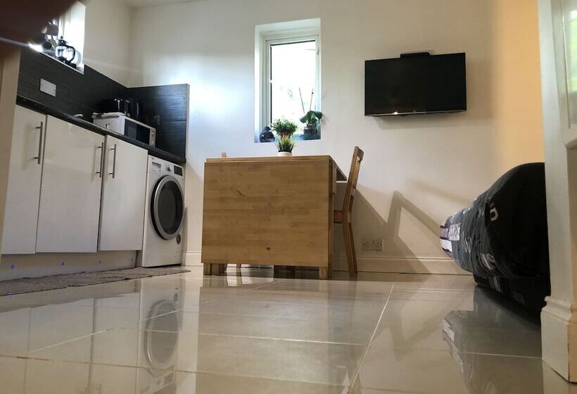 فندق فئة نجمة واحدة Apple House Guesthouse Heathrow Airport