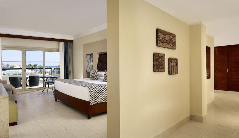 ホテル Coral Sea Holiday Resort And Aqua Park