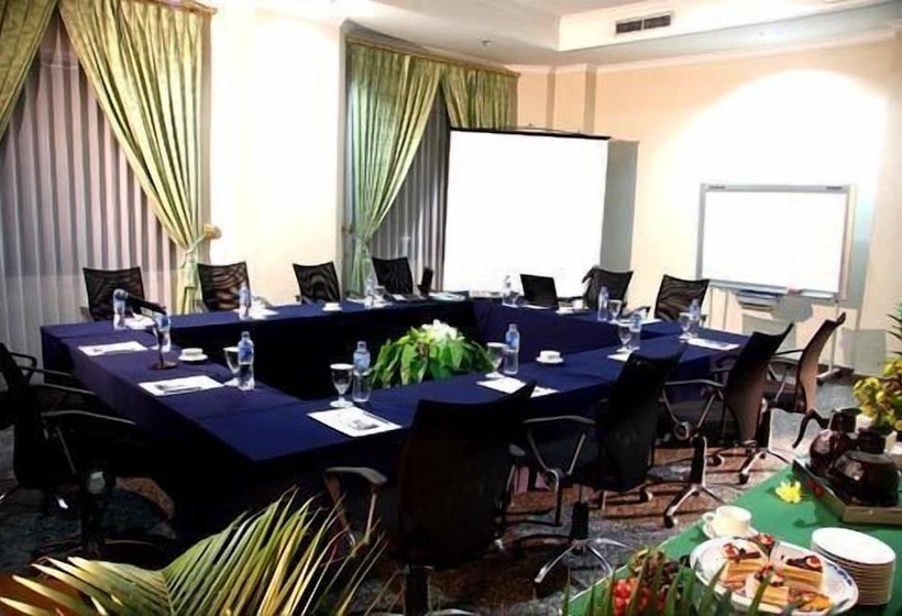 هتل Grand Tiga Mustika