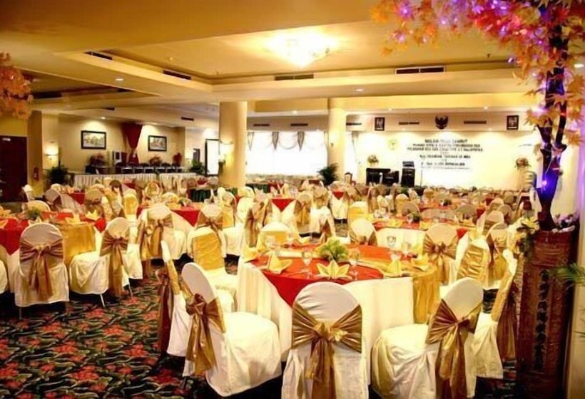 هتل Grand Tiga Mustika