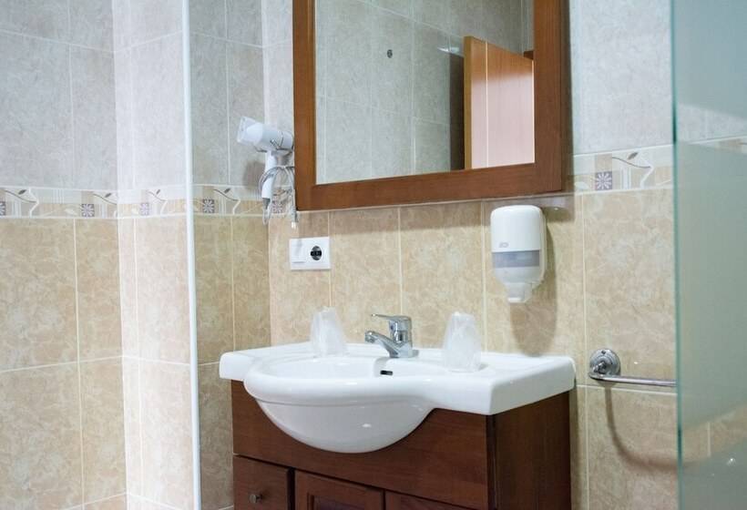 هتل Hostal Rural La Plata Parking Incluido