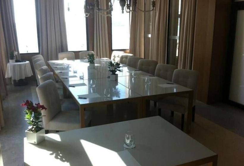 ホテル Hostellerie La Farandole