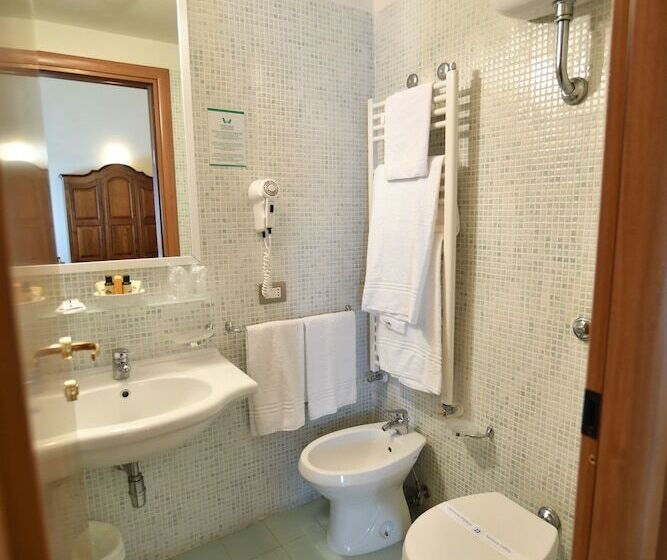 בית מלון כפרי Laurito Resort & Spa