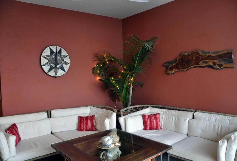 Leo S Beach Hotel Adults Only