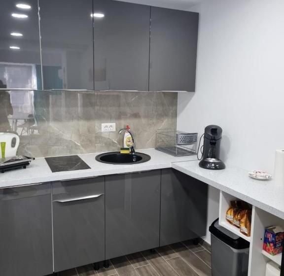 Denis Apartament 2 Camere