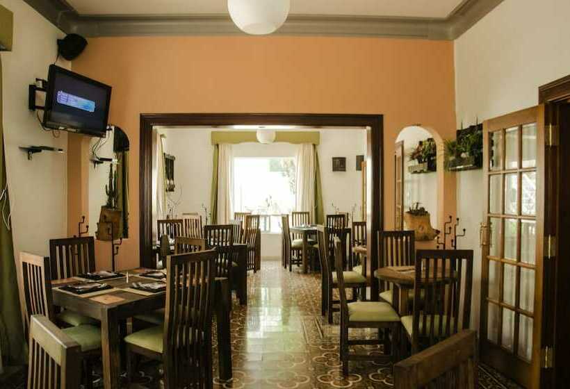 هتل Hostal 1915
