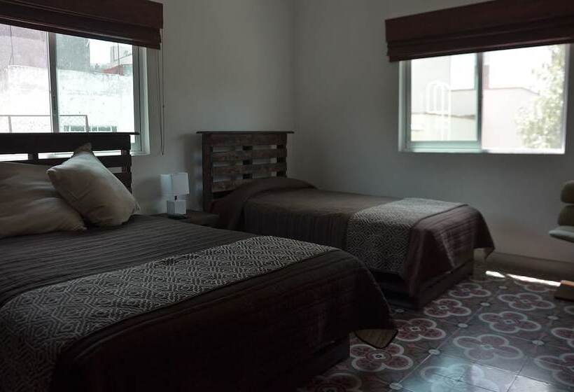 هتل Hostal 1915