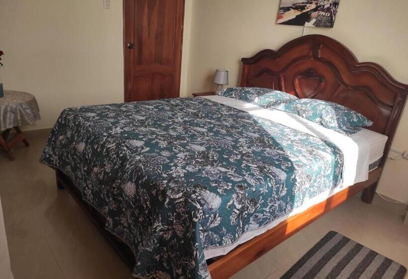 پانسیون Hostal Las Garzas Del Pelado