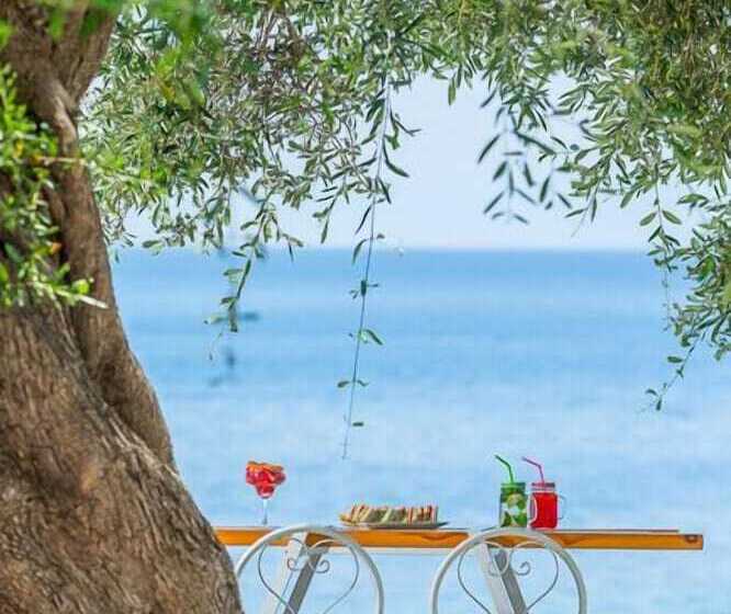 هتل Aurora Beach