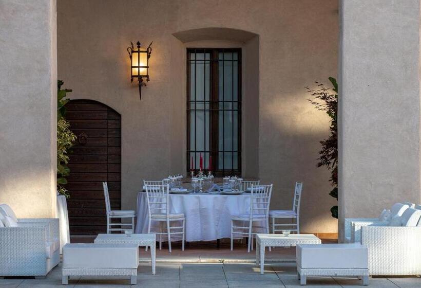 فندق Castello Visconteo
