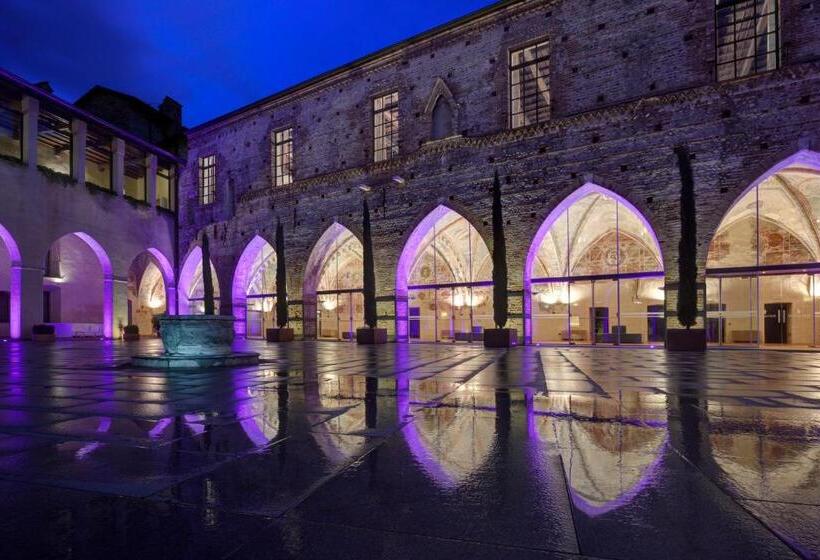 فندق Castello Visconteo