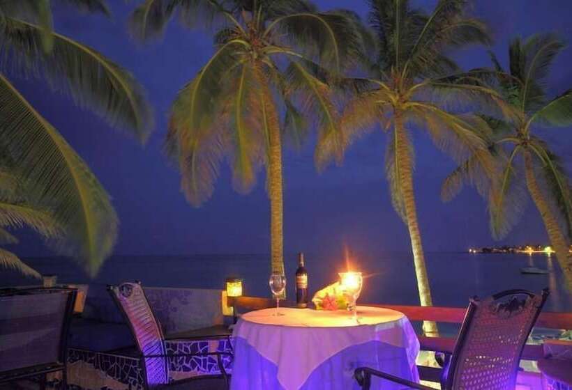 هتل Cocoplum Beach