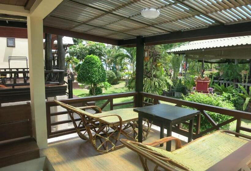 هتل Dewshore Resort