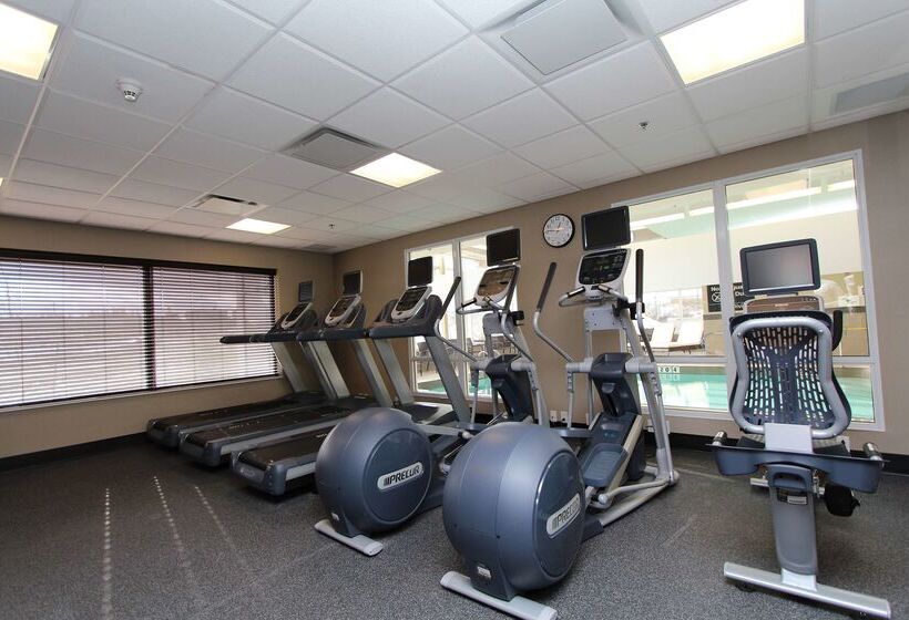 فندق Hampton Inn & Suites By Hilton St. John S Airport