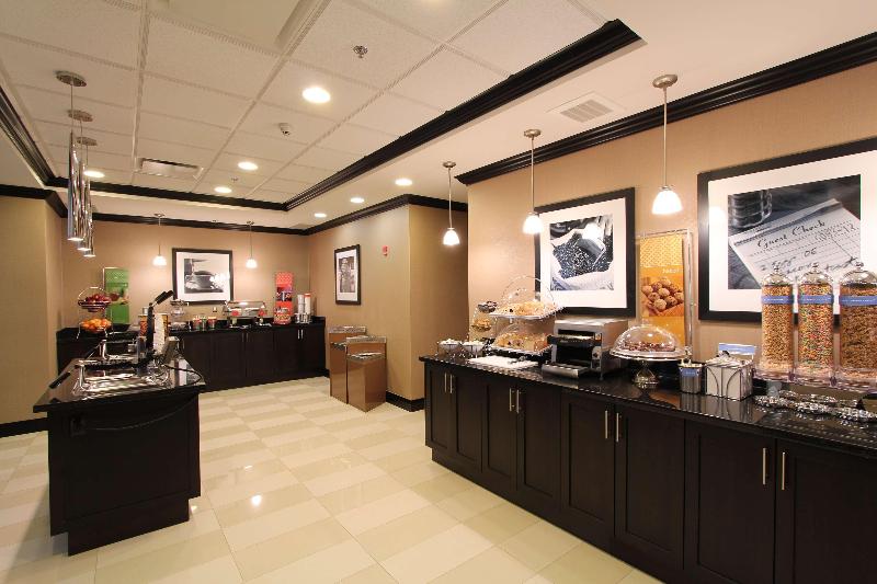 فندق Hampton Inn & Suites By Hilton St. John S Airport