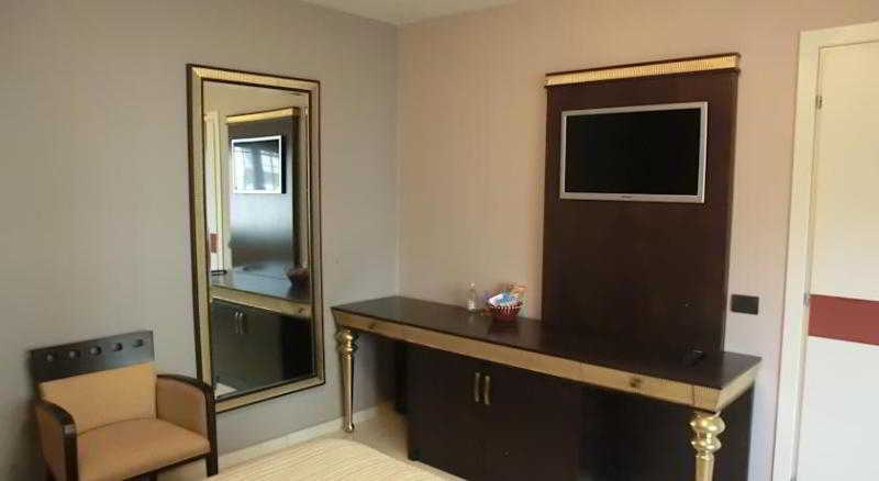 فندق Old Town Rooms