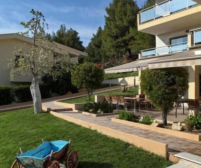 בית מלון כפרי Greek Pride Cronwell Rahoni