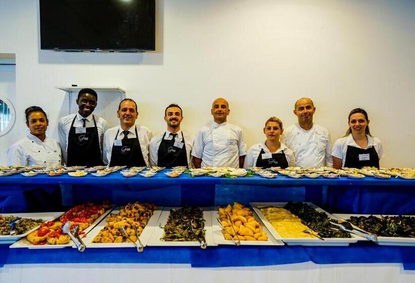 استراحتگاه Gh Campoverde Village