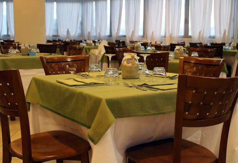 استراحتگاه Gh Campoverde Village