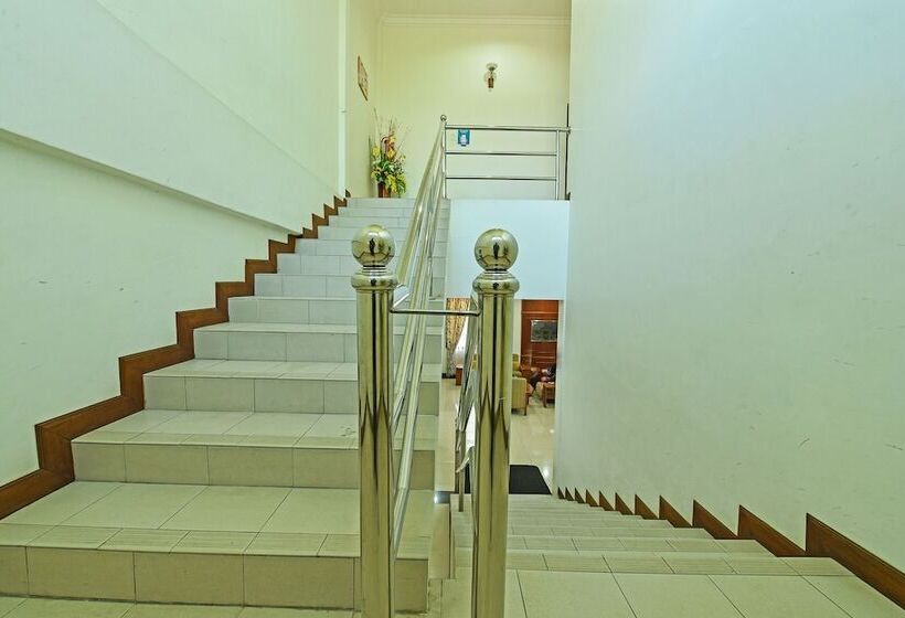 فندق Super Capital O 90434 Marmoris House