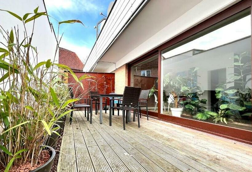 住宿加早餐  Großes City Ferienhaus Mit Terrasse, Grill Und Parkplatz F19