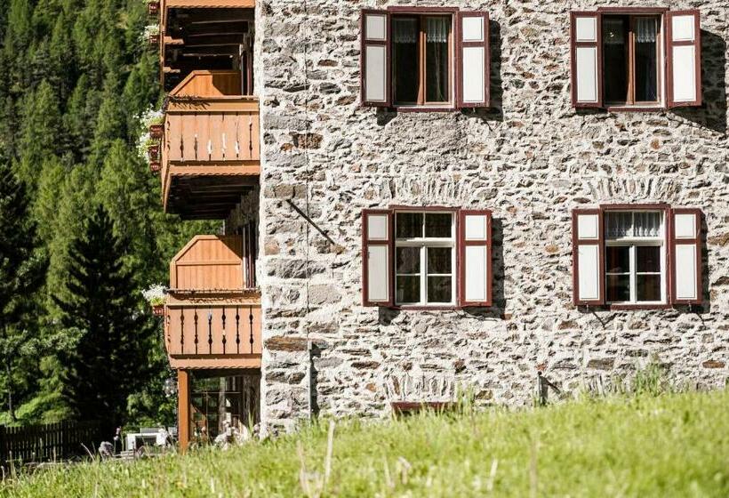 Bed and Breakfast Glacier Rock Guesthouse