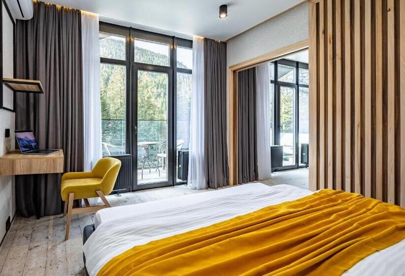 Wood Hotel Resort & Spa