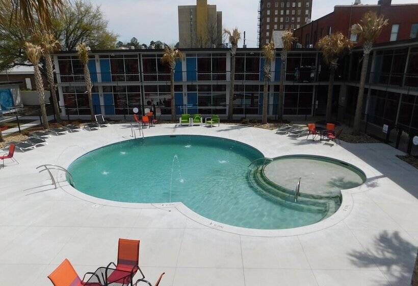 فندق Mother Earth Motor Lodge