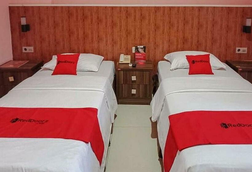 호텔 Reddoorz @ Sorong City Center