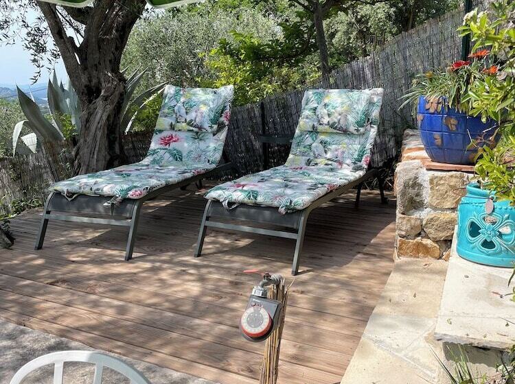 تختخواب و صبحانه Villa Daphné
