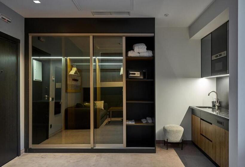Twins Hotel & Spa