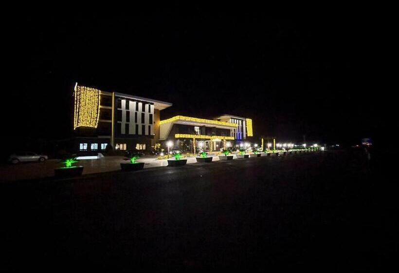Deluxe Resort And Spa