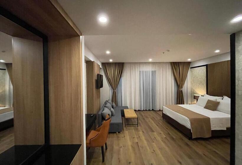 Deluxe Resort And Spa